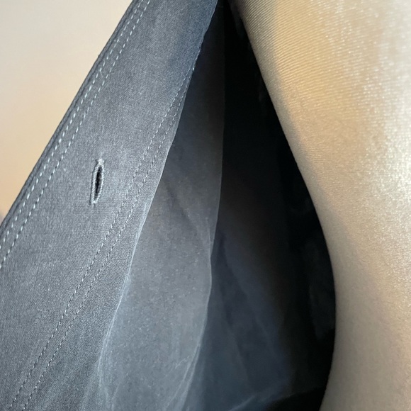 Everlane The Washable Silk Wrap Top in Black Size 8 - Picture 10 of 10